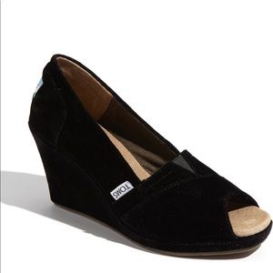 Toms Calypso Black Velvet Peep Toe Wedges